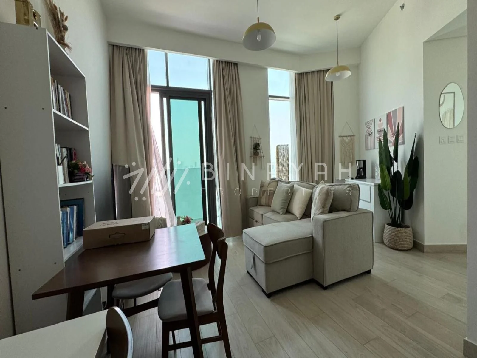 Furnished 1br Creek View Vacant Now